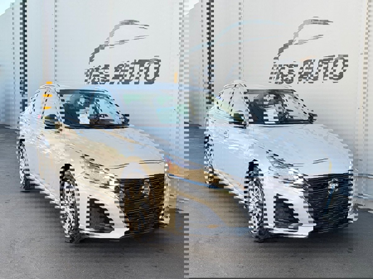 Used 2024 Nissan Altima 2.5 S image 3