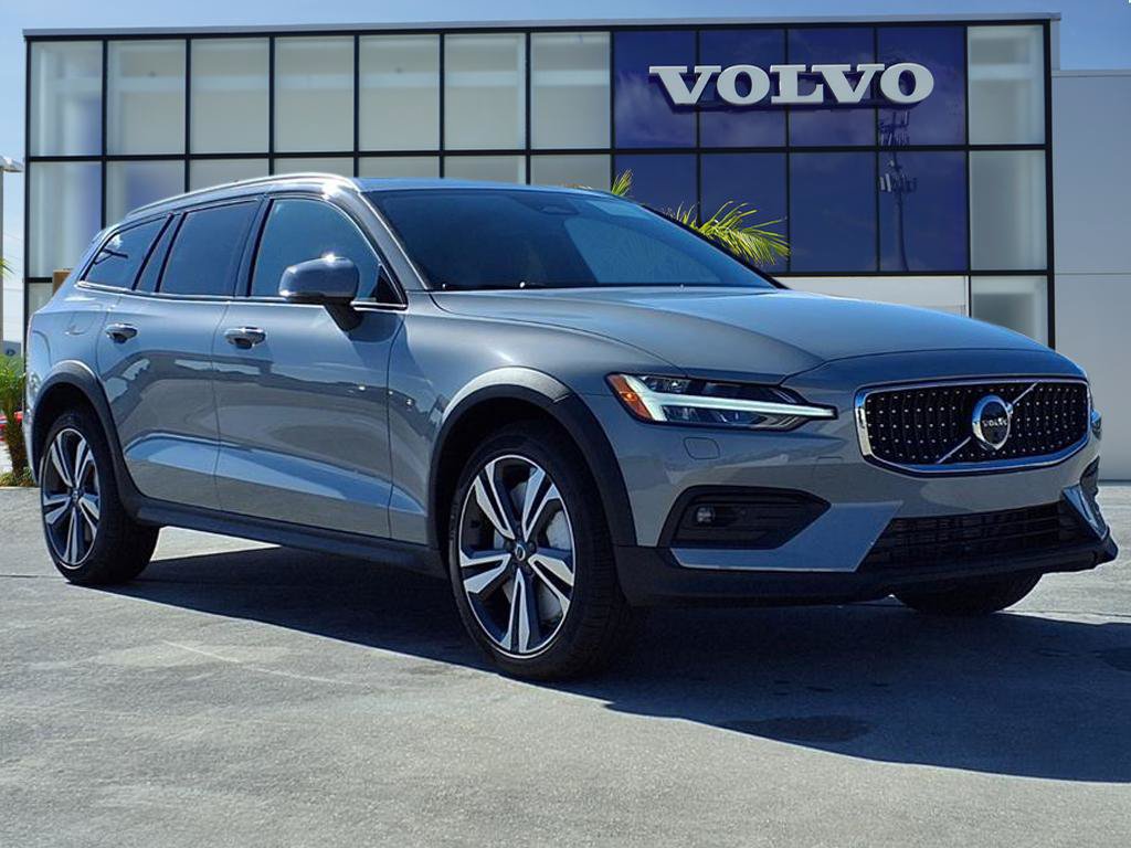 New 2026 Volvo V60 B5 Cross Country Plus w/ Protection Package Premier AWD/4WD image 1
