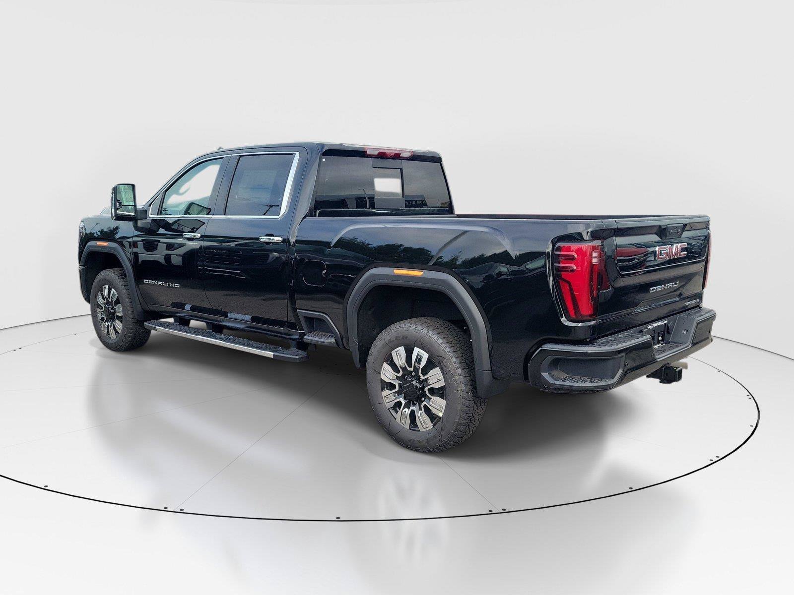 New 2026 GMC Sierra 2500 Denali w/ Denali Reserve Package AWD/4WD image 3