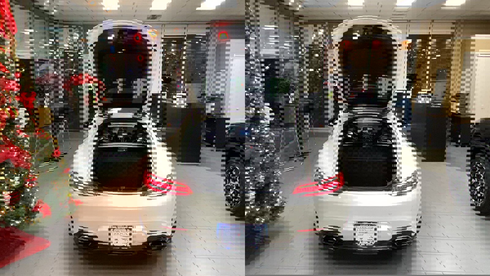 Used 2016 Mercedes-Benz AMG GT S image 23