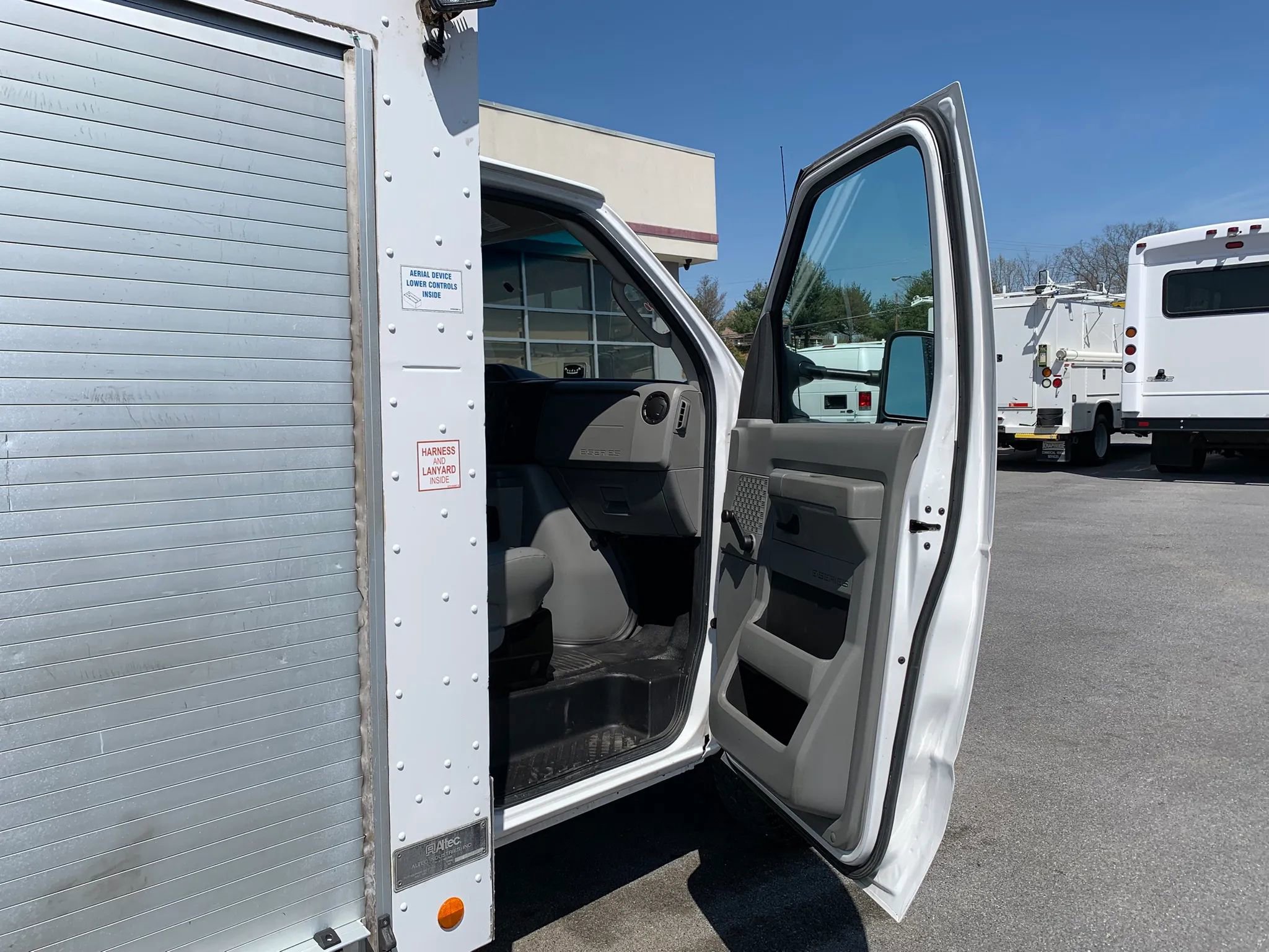 Used 2019 Ford E-350 and Econoline 350 Super Duty RWD image 24