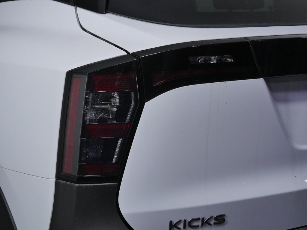 New 2027 Nissan Kicks SV AWD/4WD image 11