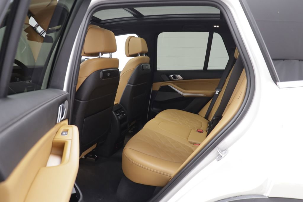 Certified 2024 BMW X5 xDrive50e w/ Premium Package image 15