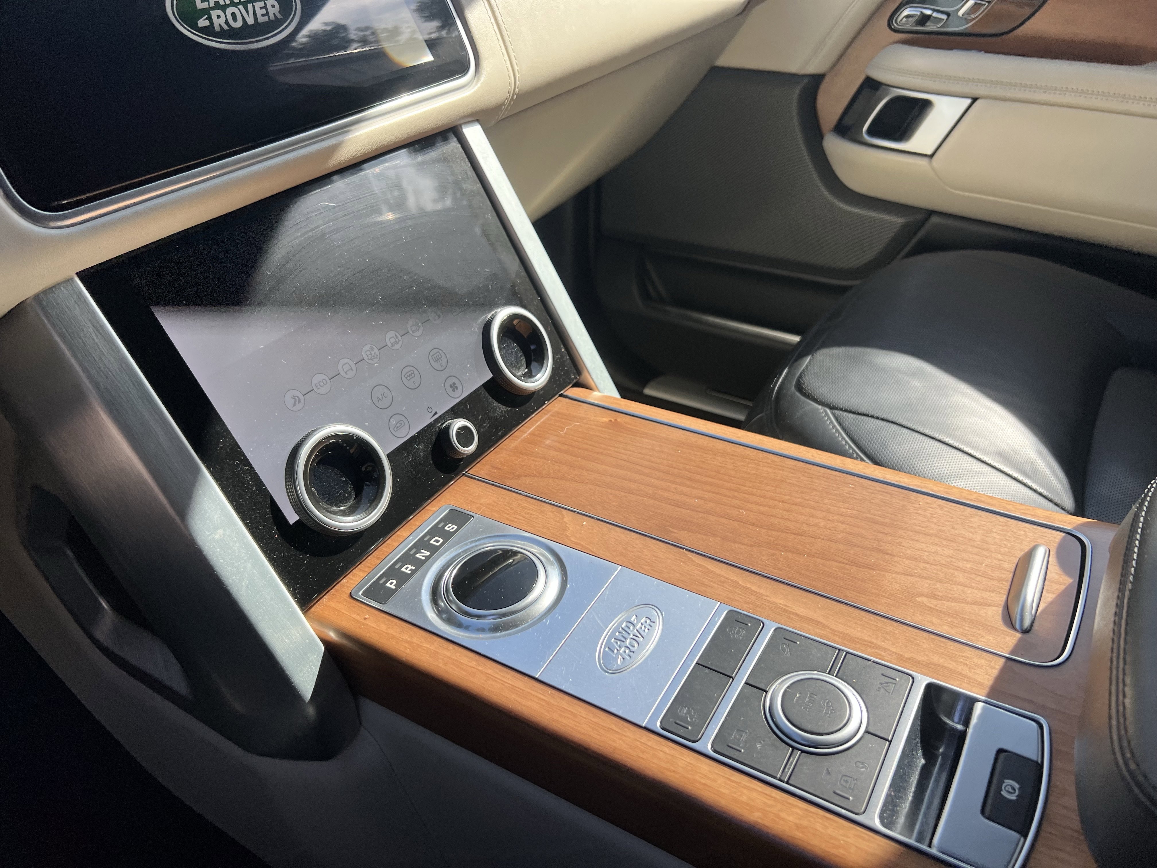 Used 2021 Land Rover Range Rover Long Wheelbase Autobiography image 21