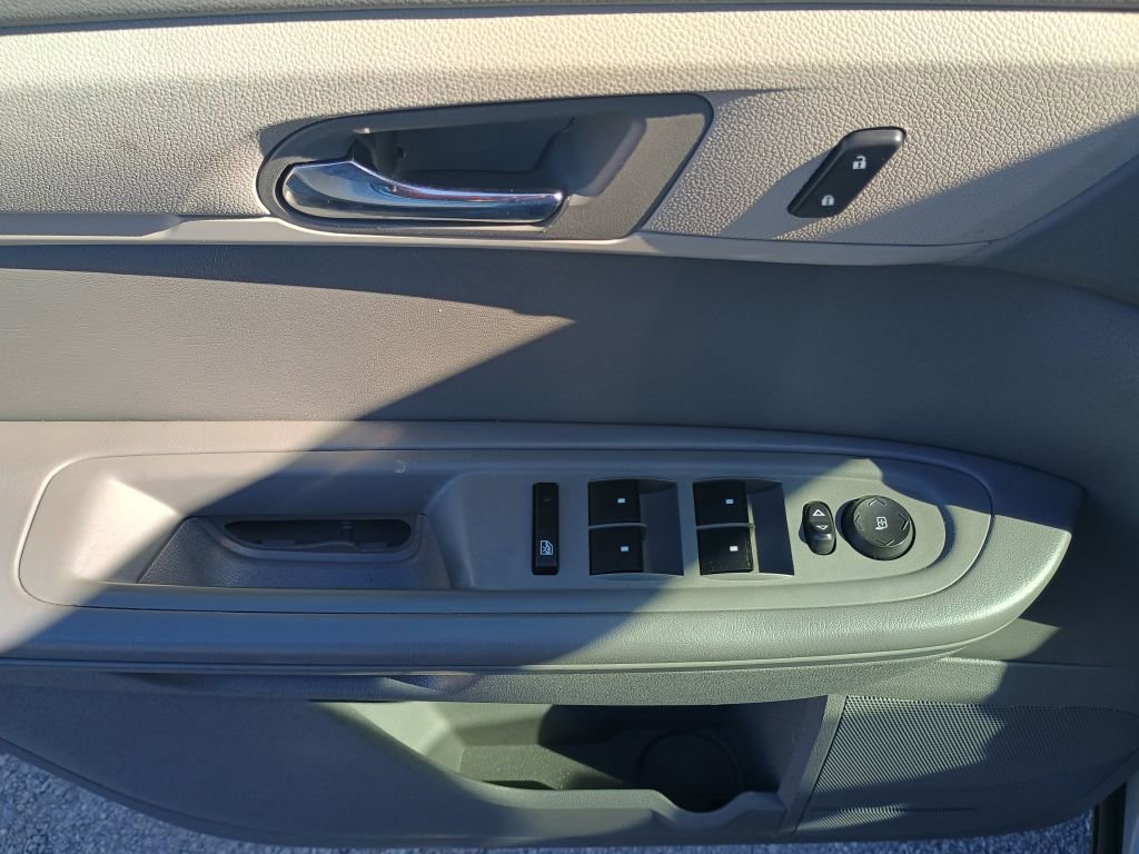 Used 2017 Chevrolet Traverse LS FWD image 17