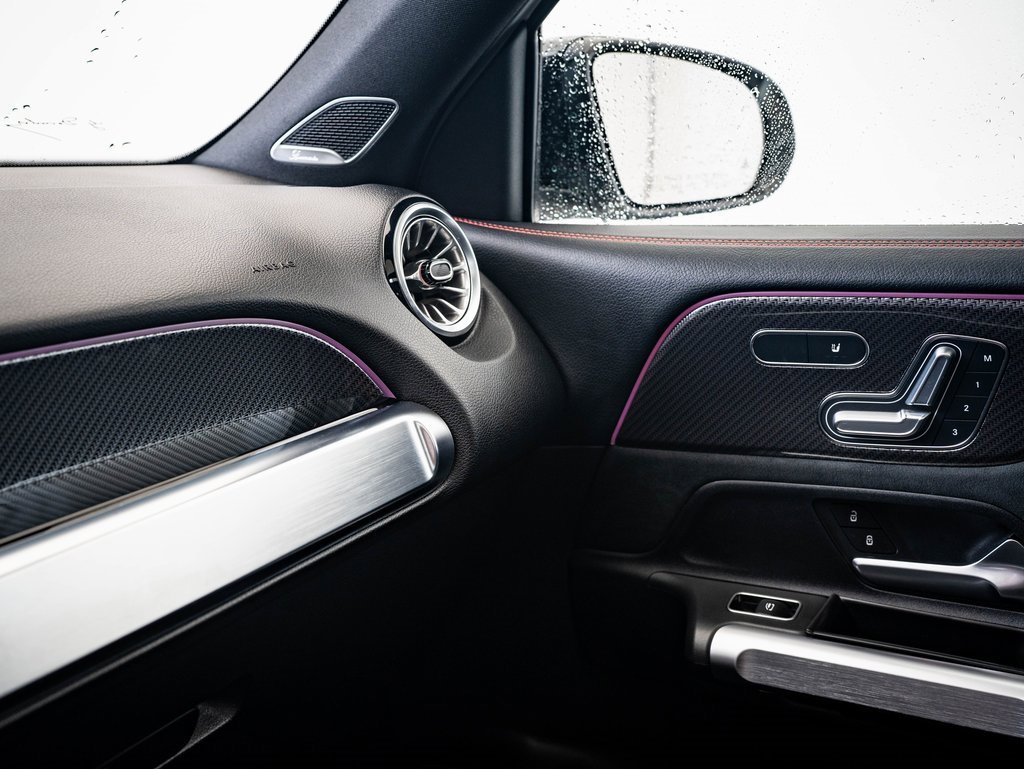 Certified 2024 Mercedes-Benz GLB 250 4MATIC image 33