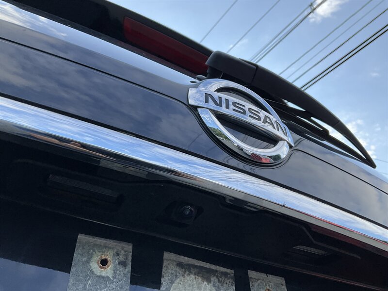 Used 2018 Nissan Rogue SL w/ Premium Package AWD/4WD image 11