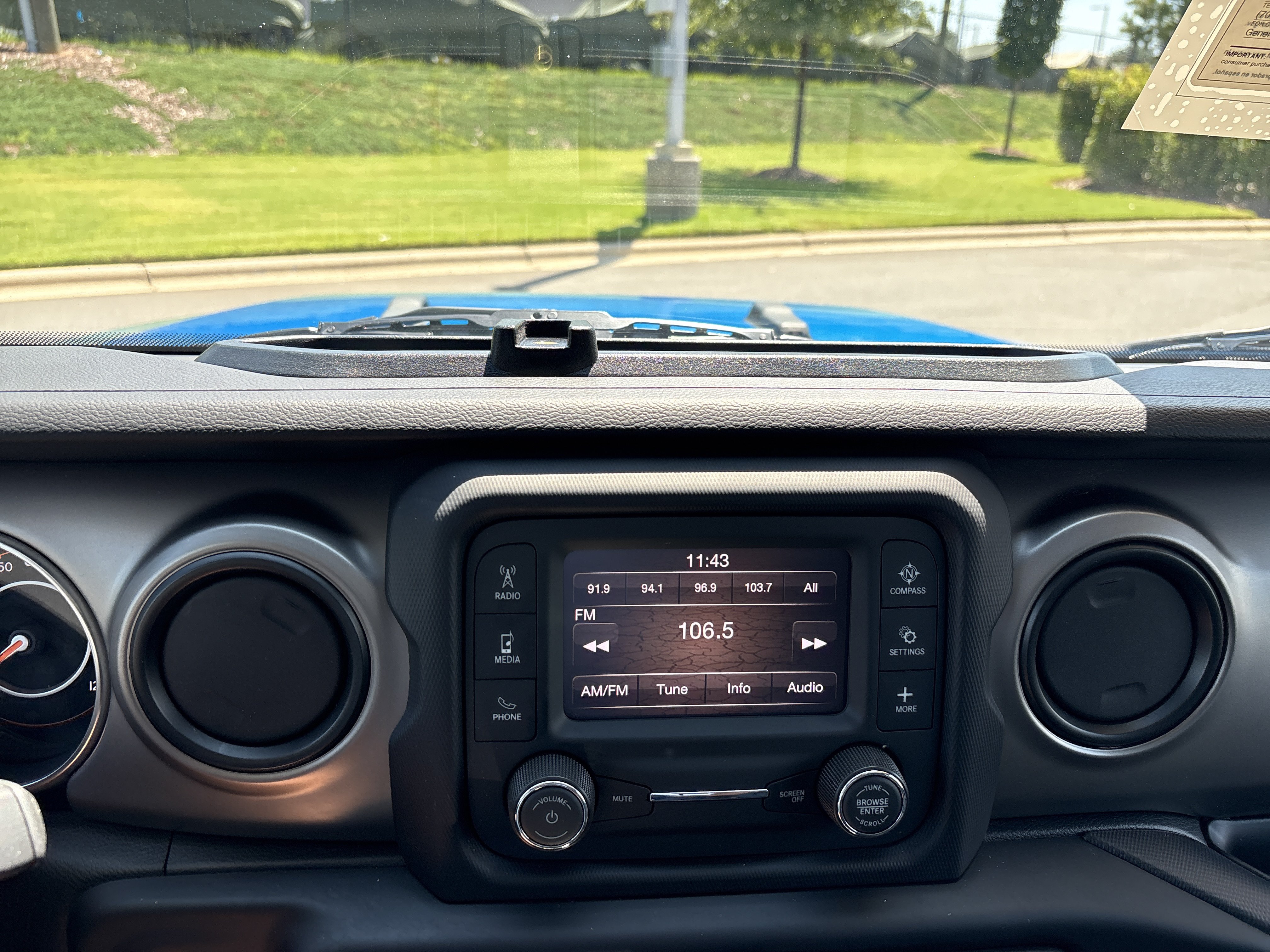 Used 2021 Jeep Gladiator Sport AWD/4WD image 28