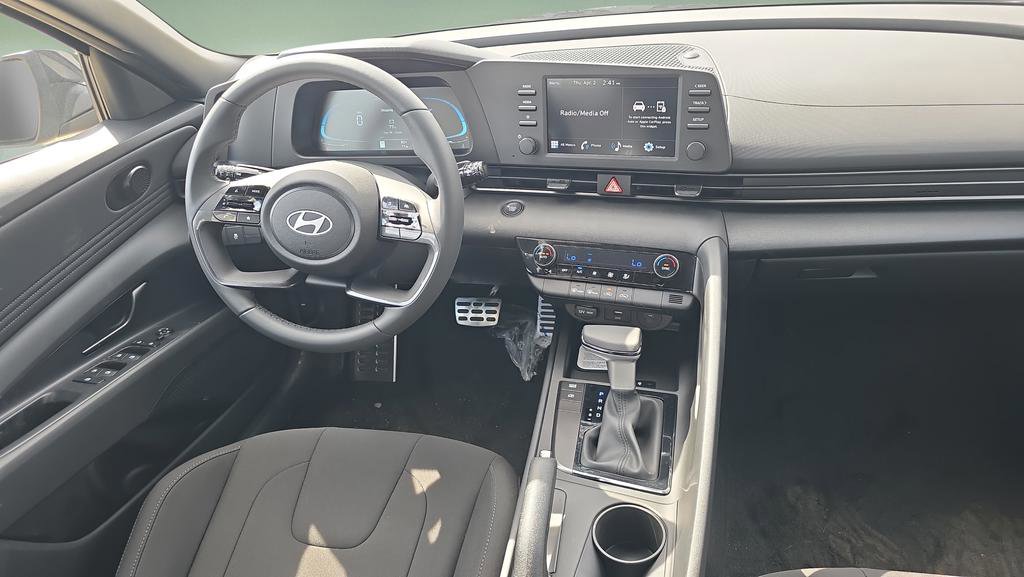 New 2026 Hyundai Elantra Sport FWD image 25
