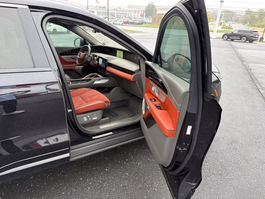 Certified 2024 Lincoln Nautilus Black Label AWD/4WD image 24
