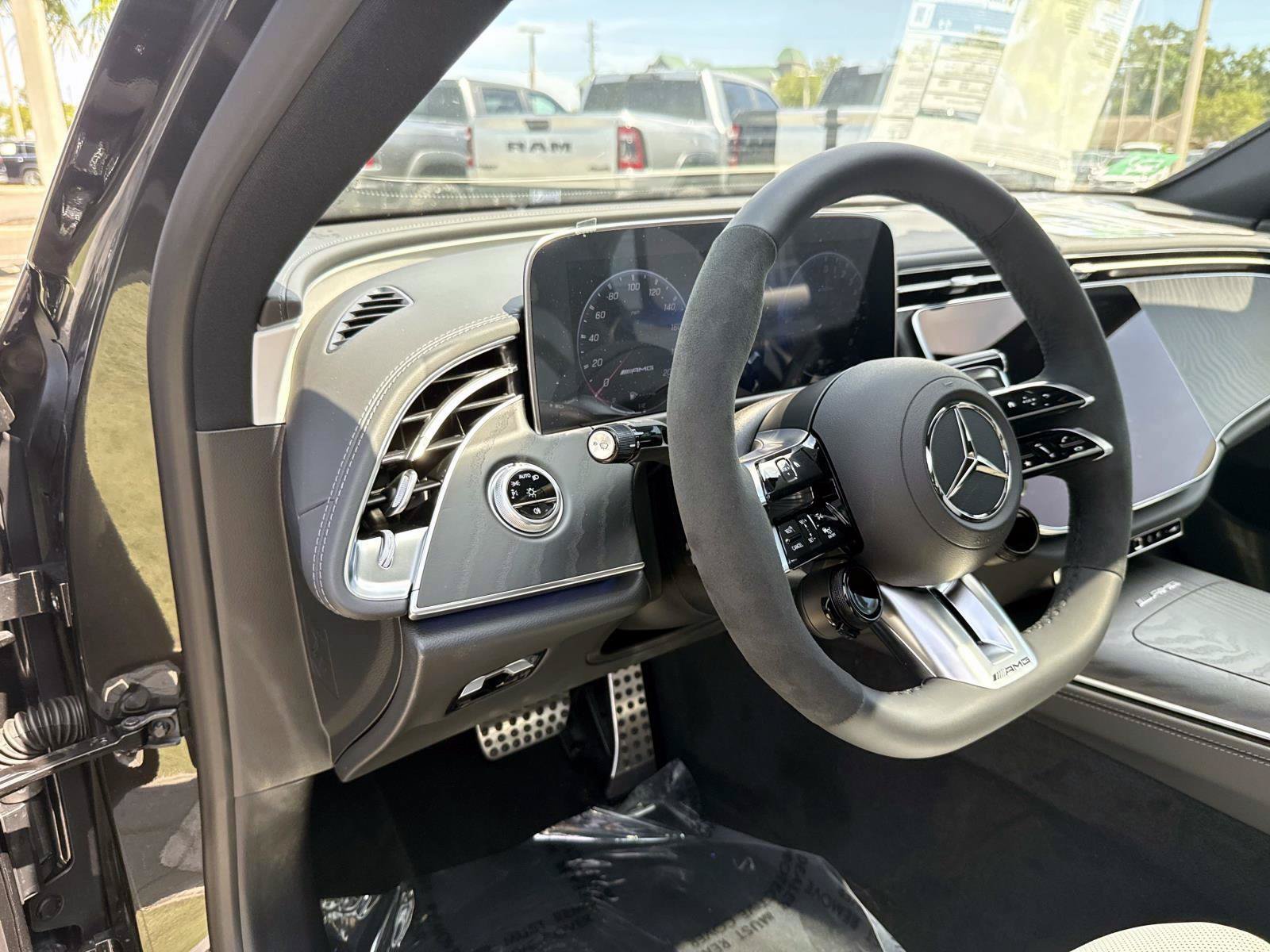 New 2026 Mercedes-Benz E 53 AMG e 4MATIC Sedan image 19