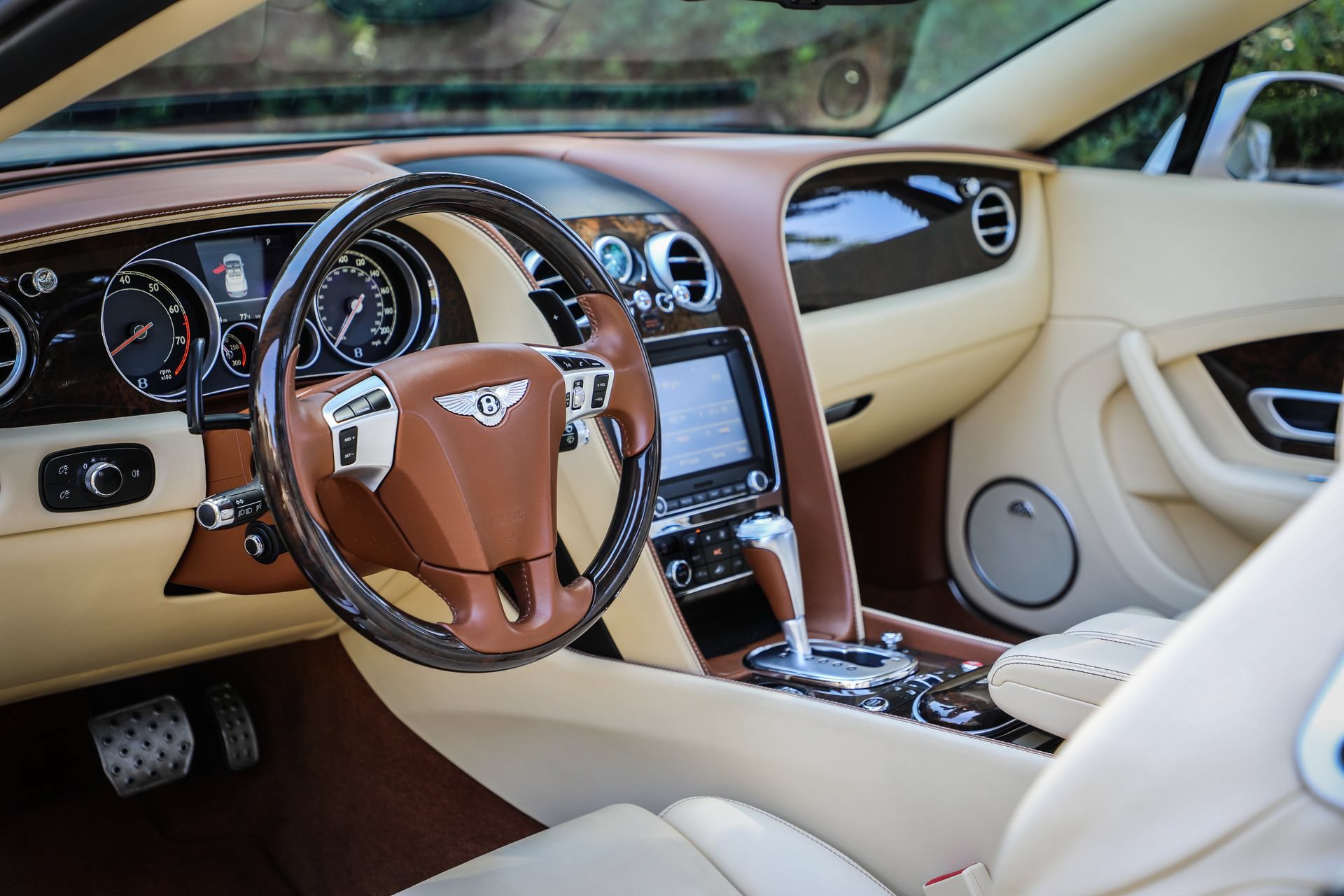 Used 2015 Bentley Continental GT AWD/4WD image 10