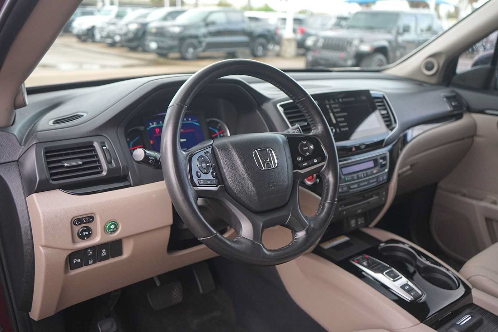 Used 2019 Honda Pilot Elite image 2