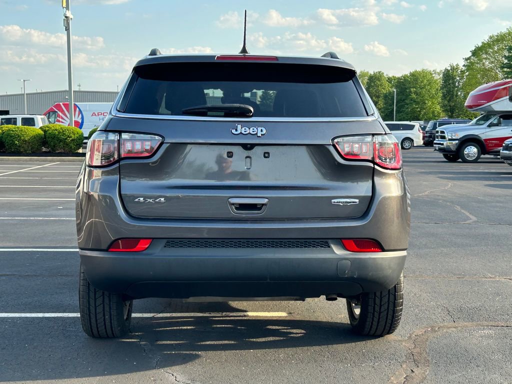 Used 2022 Jeep Compass Latitude AWD/4WD image 6