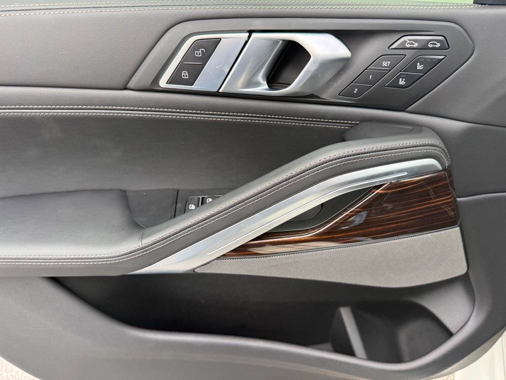 Used 2026 BMW X6 xDrive40i w/ Climate Comfort Package image 22