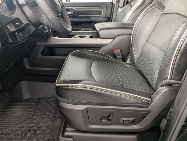 Used 2025 RAM 2500 Laramie AWD/4WD image 13