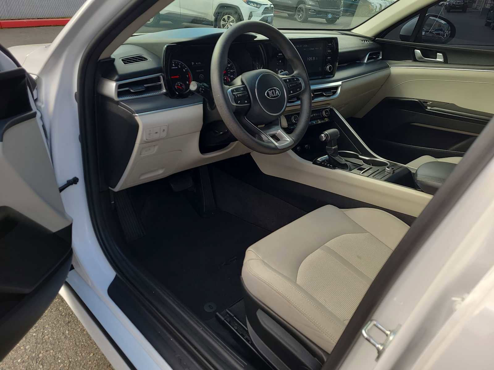 Used 2021 Kia K5 LXS image 10