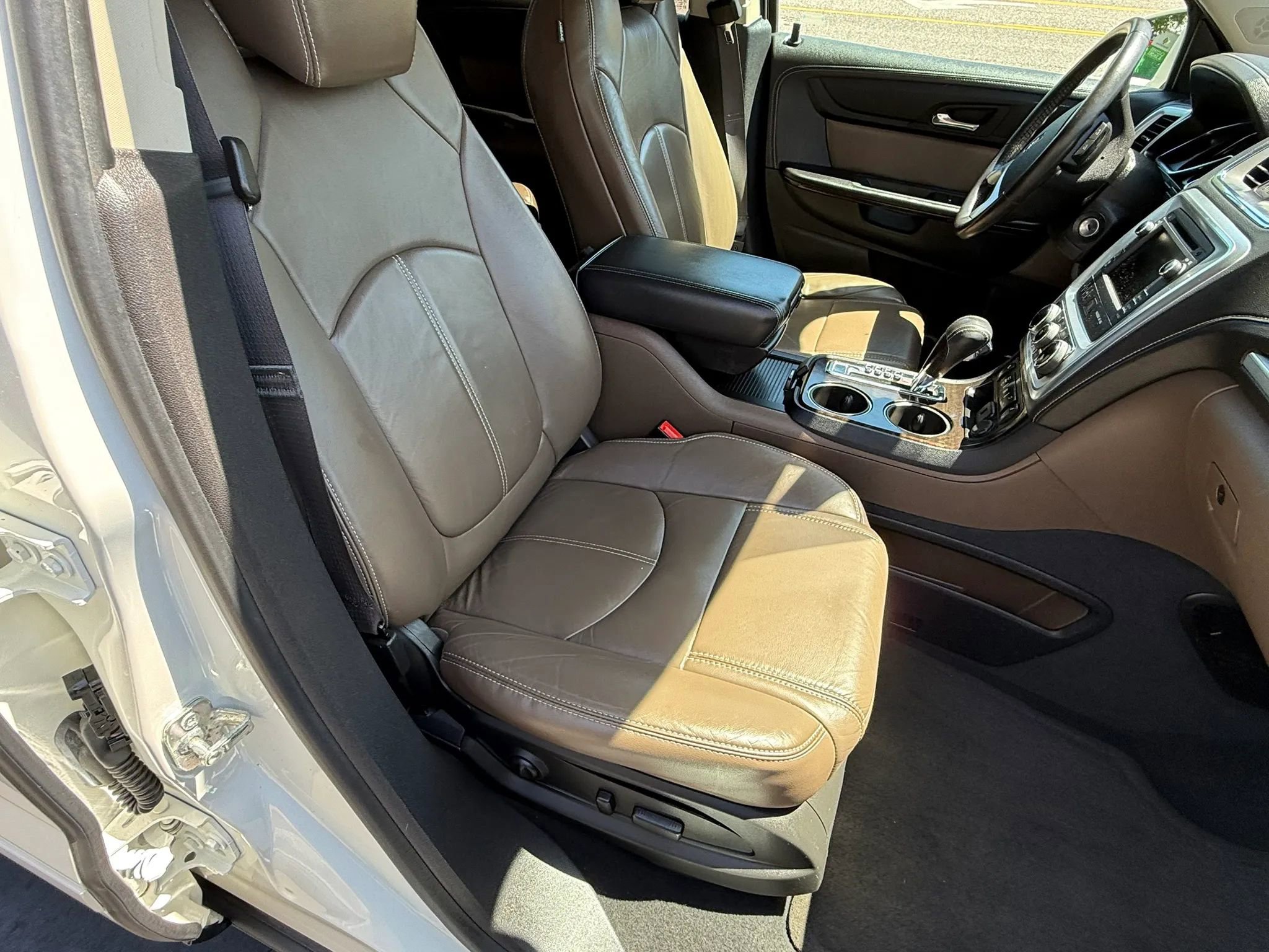 Used 2015 GMC Acadia SLT FWD image 19