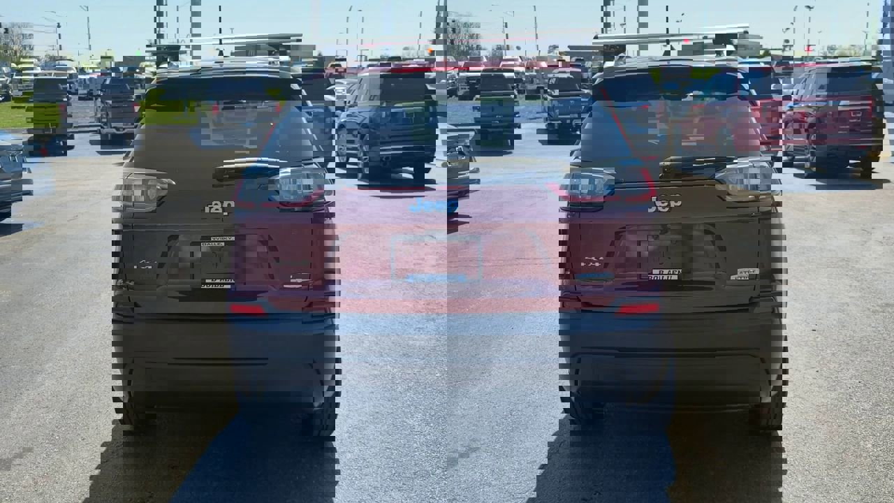 Used 2019 Jeep Cherokee Latitude w/ Popular Appearance Group image 6