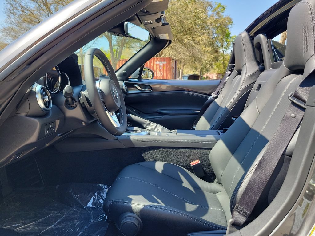 New 2026 MAZDA MX-5 Miata RF Grand Touring RWD image 2