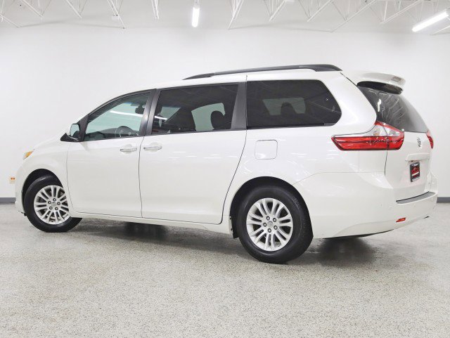 Used 2015 Toyota Sienna XLE w/ XLE Navigation Package image 7