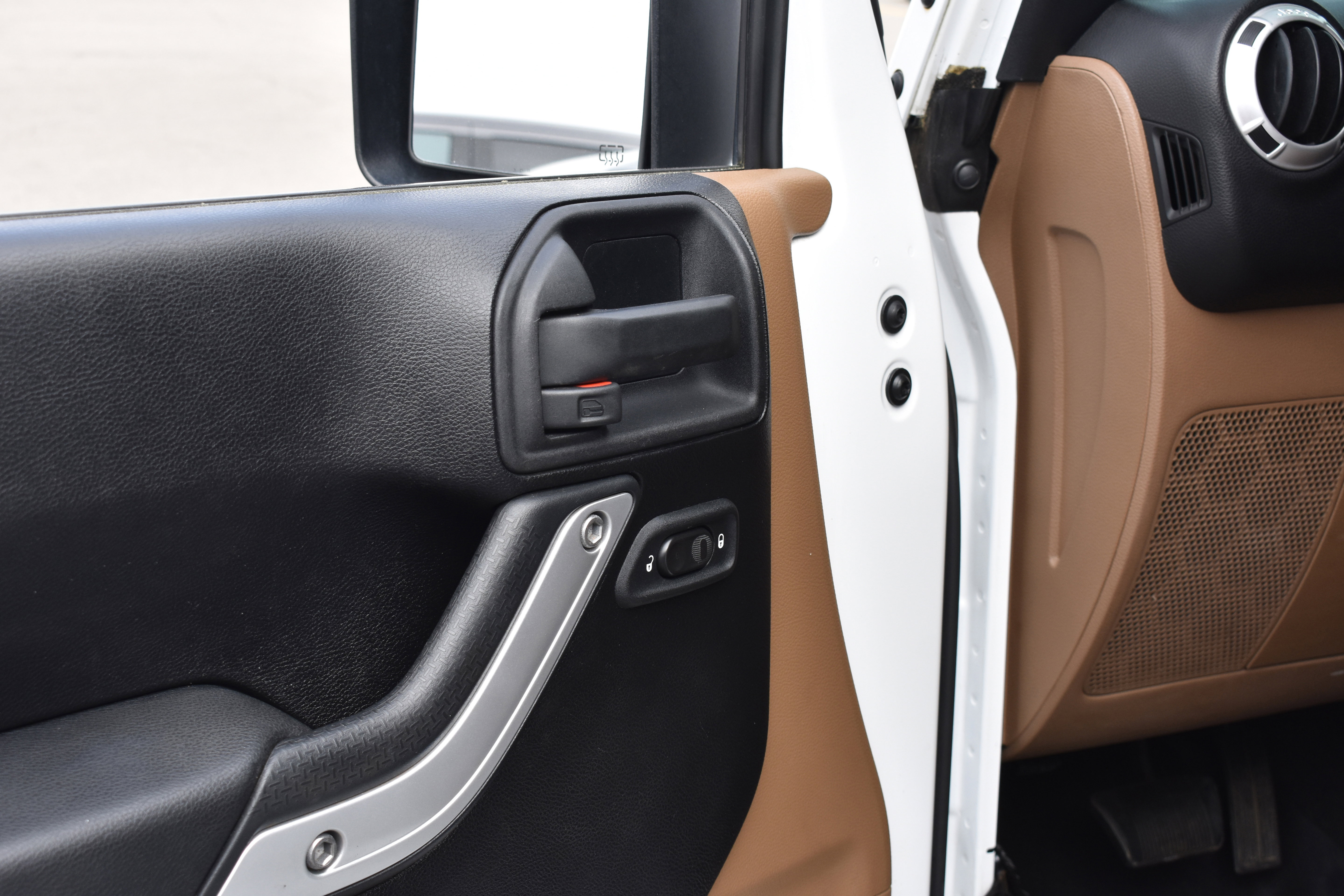 Used 2011 Jeep Wrangler Unlimited Sahara w/ Dual Top Group image 22