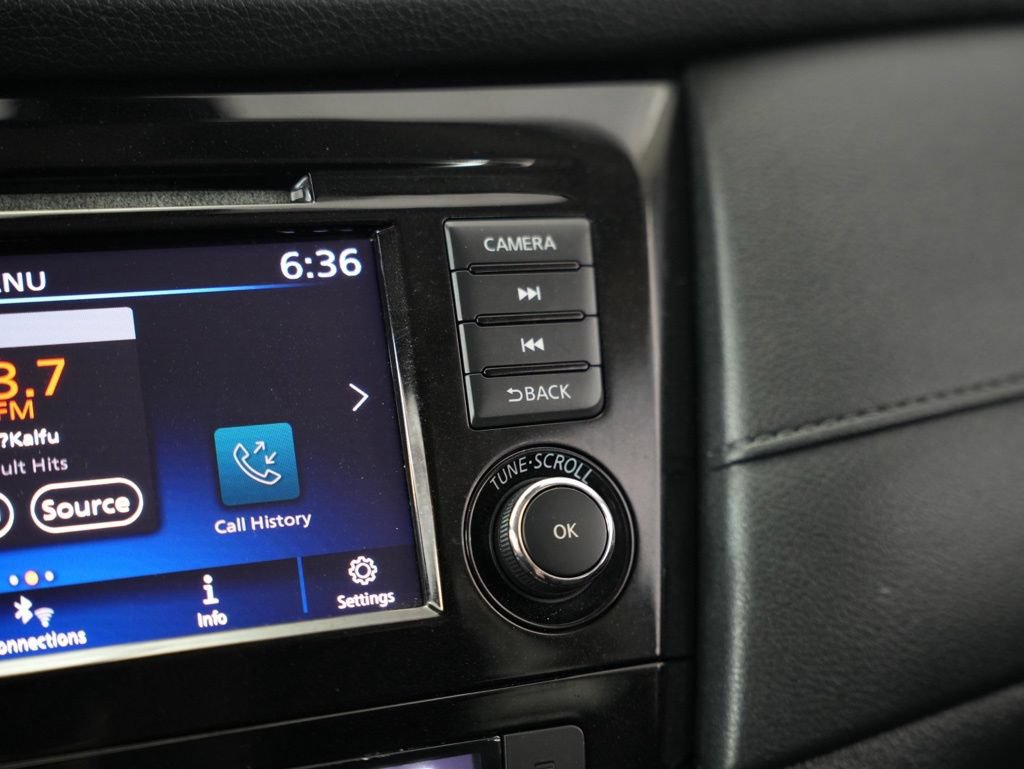 Used 2020 Nissan Rogue SV FWD image 22