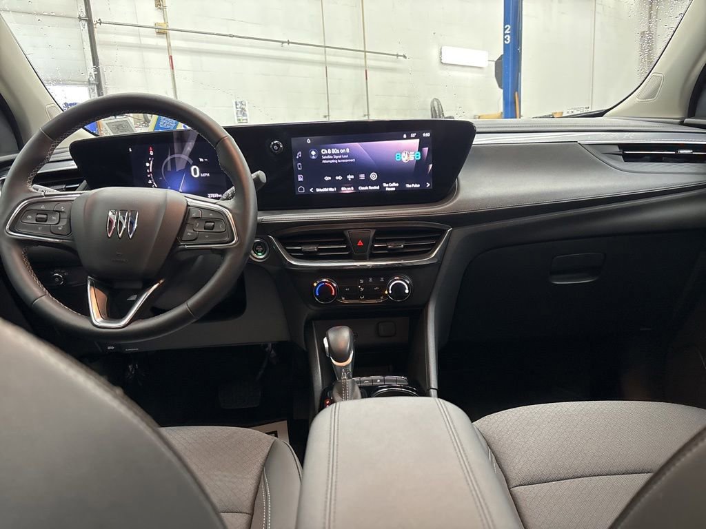 Used 2024 Buick Encore GX Preferred w/ Comfort Package FWD image 17