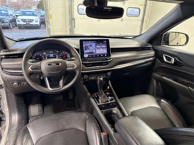 Used 2023 Jeep Compass Trailhawk image 7