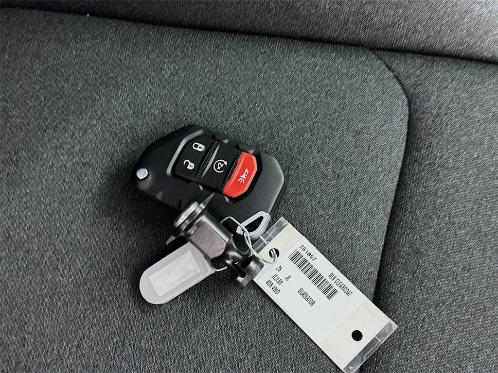 New 2025 Jeep Gladiator Sport image 18