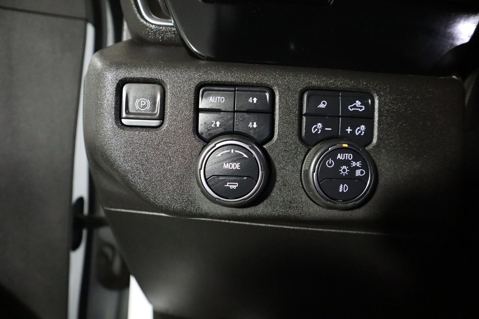 Used 2024 Chevrolet Silverado 2500 LTZ w/ LTZ Convenience Package image 46