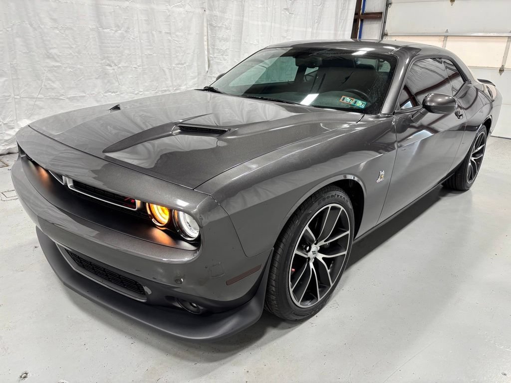 Used 2018 Dodge Challenger Scat Pack RWD image 3