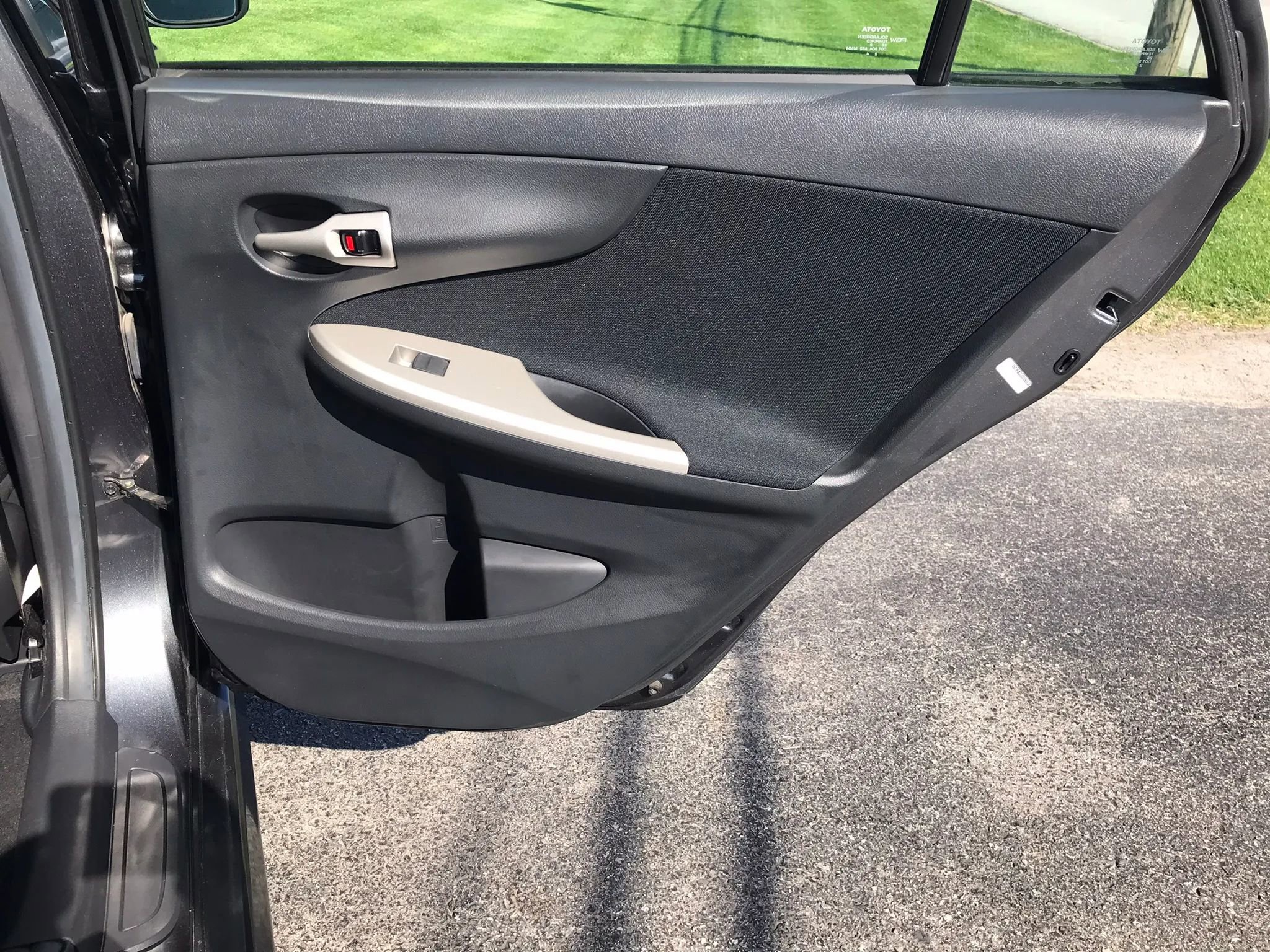 Used 2012 Toyota Corolla S image 44