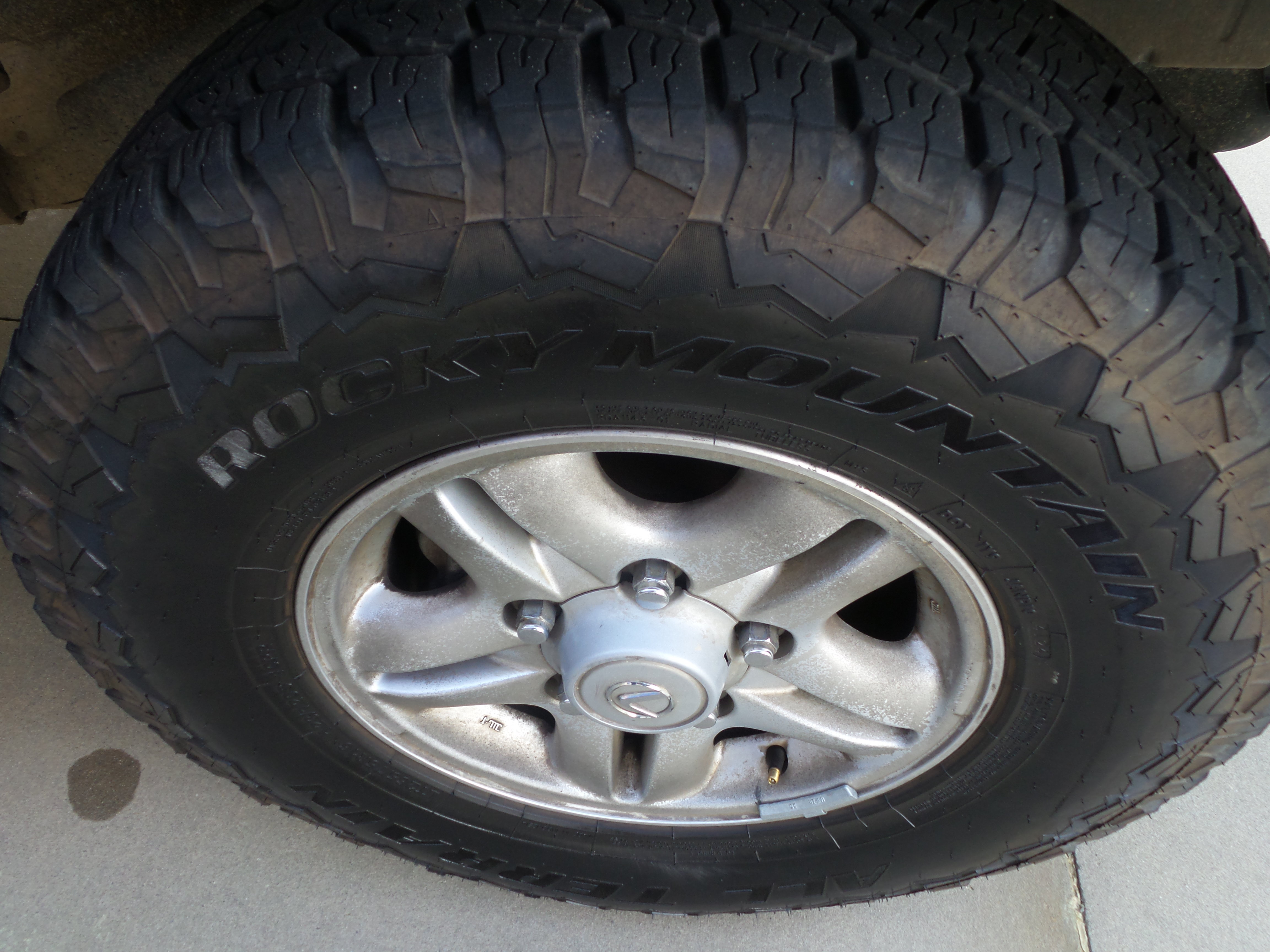 Used 1999 Lexus LX 470 4WD image 28