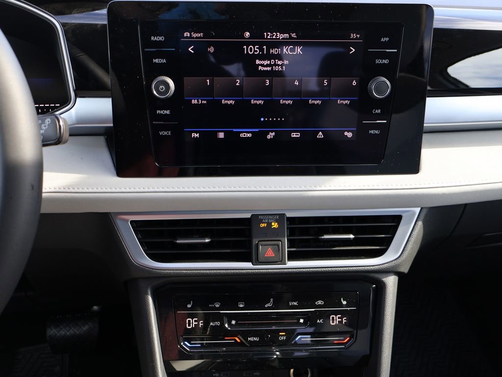 New 2026 Volkswagen Taos SE image 25