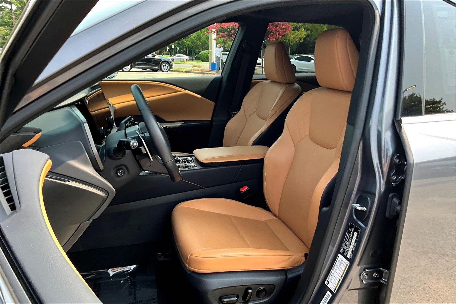Used 2023 Lexus RX 350 Premium w/ Accessory Package (Z1) AWD/4WD image 27