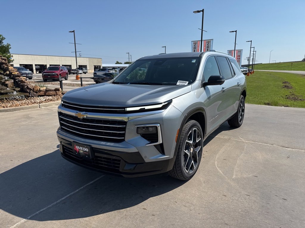 New 2026 Chevrolet Traverse High Country image 2
