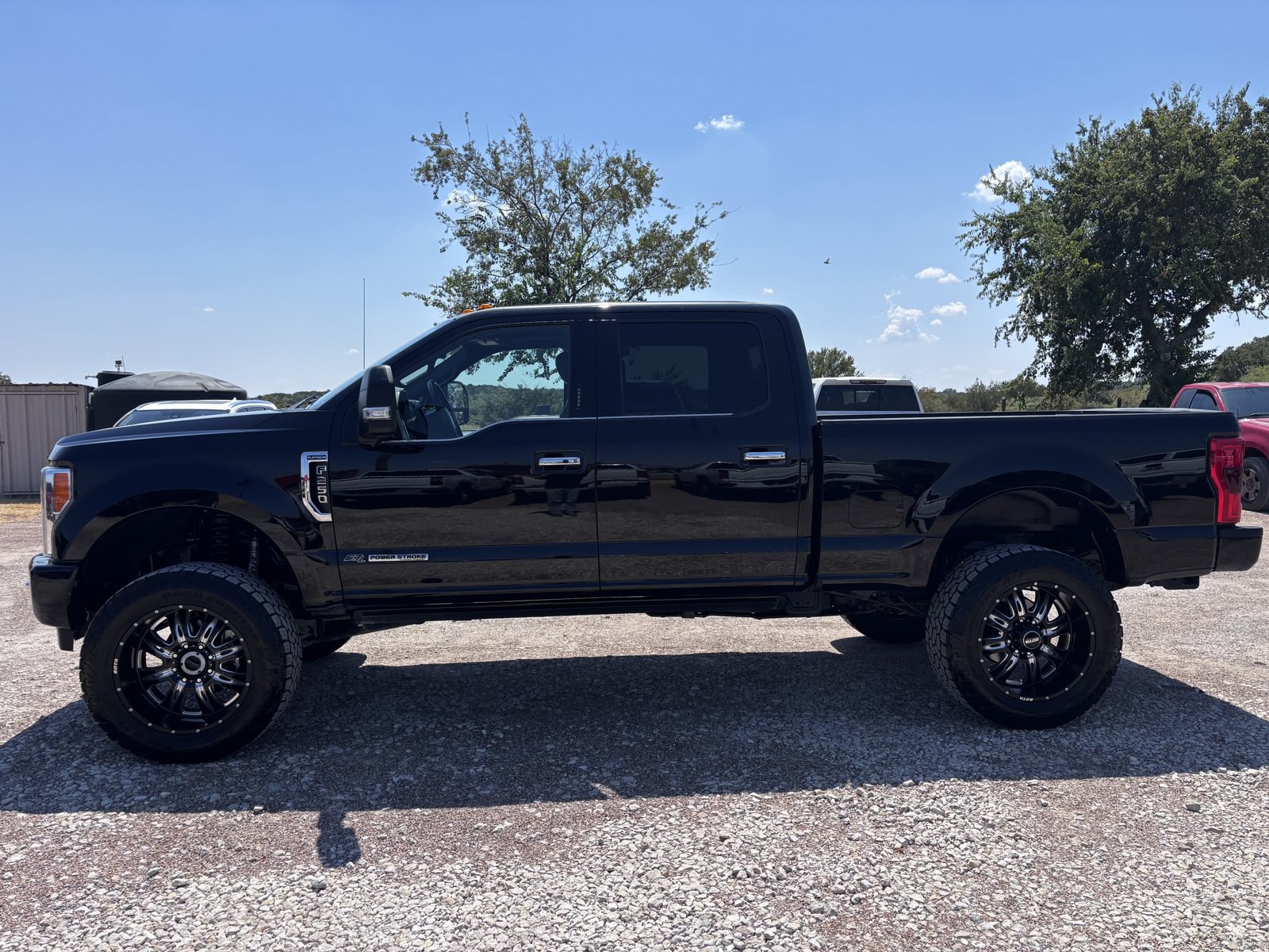 Used 2018 Ford F250 Platinum w/ Platinum Ultimate Package AWD/4WD image 2