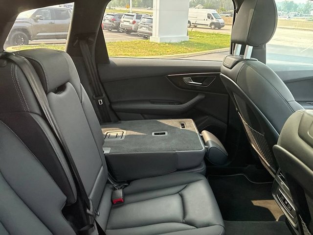 Used 2025 Audi Q7 3.0T Premium Plus AWD/4WD image 21