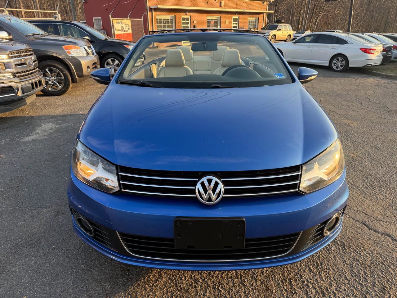 Used 2012 Volkswagen Eos Komfort FWD image 2