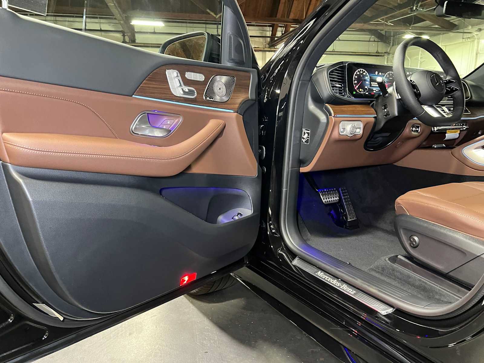 New 2026 Mercedes-Benz GLS 450 4MATIC image 21