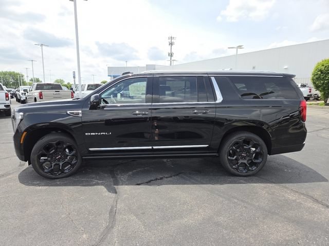 New 2026 GMC Yukon XL Denali w/ Denali Reserve Package AWD/4WD image 26