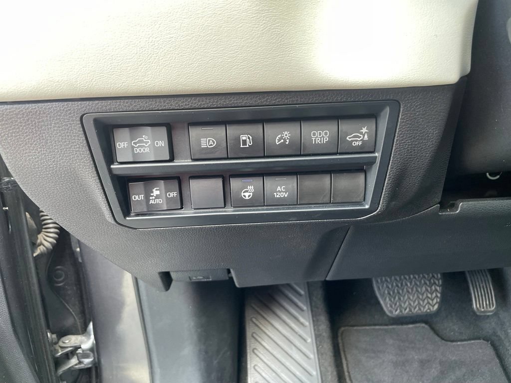 Used 2024 Toyota Tundra Capstone AWD/4WD image 13