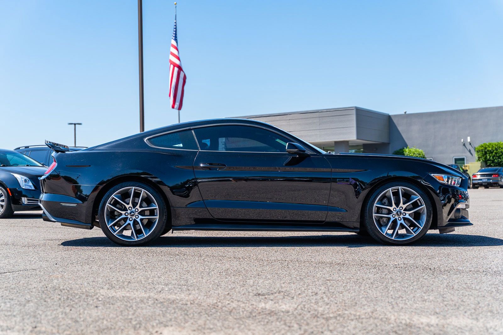 Used 2017 Ford Mustang GT Premium w/ Equipment Group 401A RWD image 9