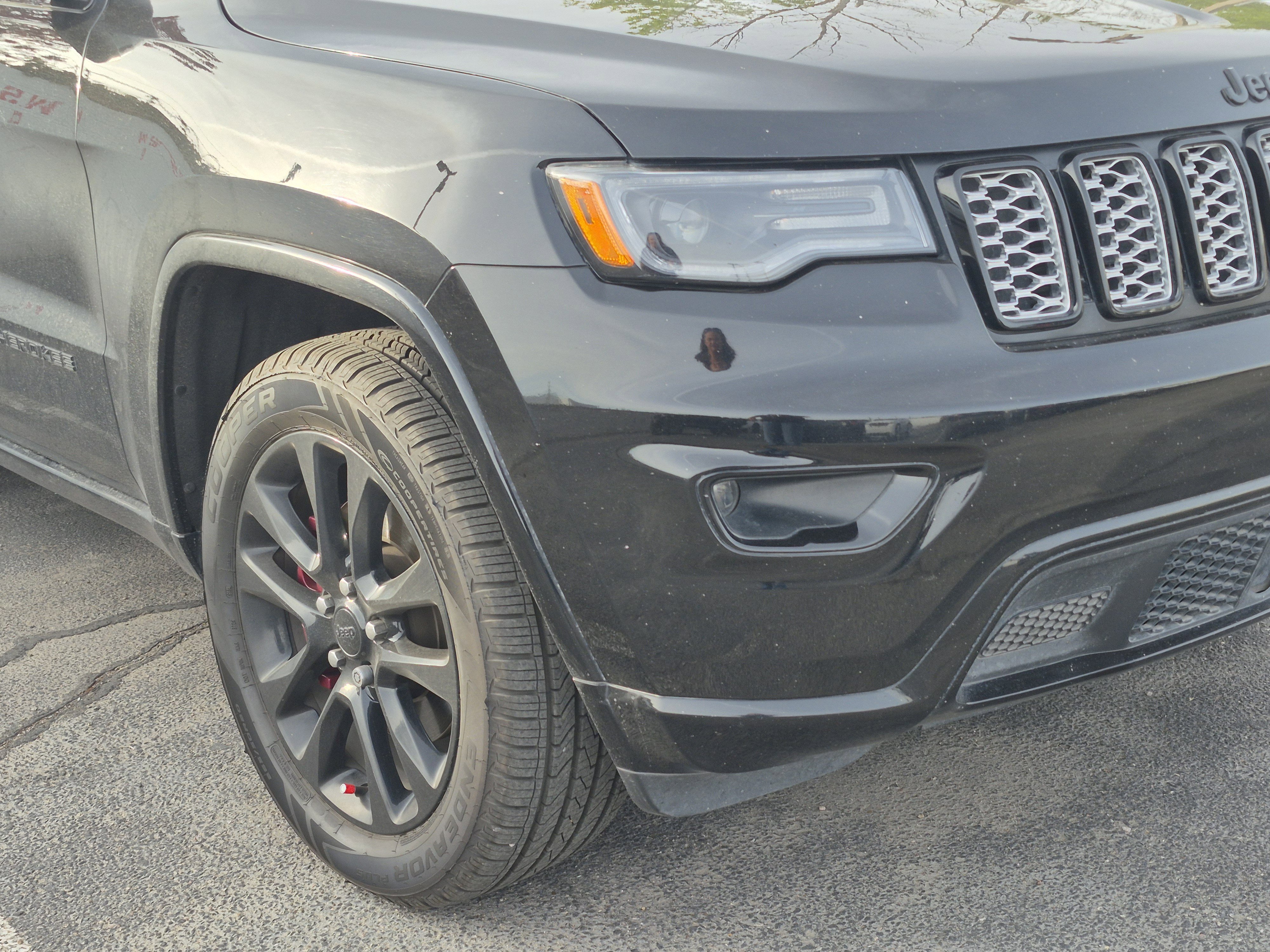 Used 2022 Jeep Grand Cherokee Laredo X image 24