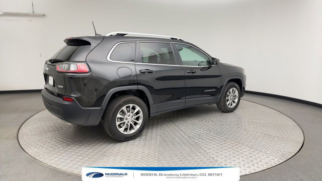 Used 2019 Jeep Cherokee Latitude Plus w/ Comfort/Convenience Group AWD/4WD image 2