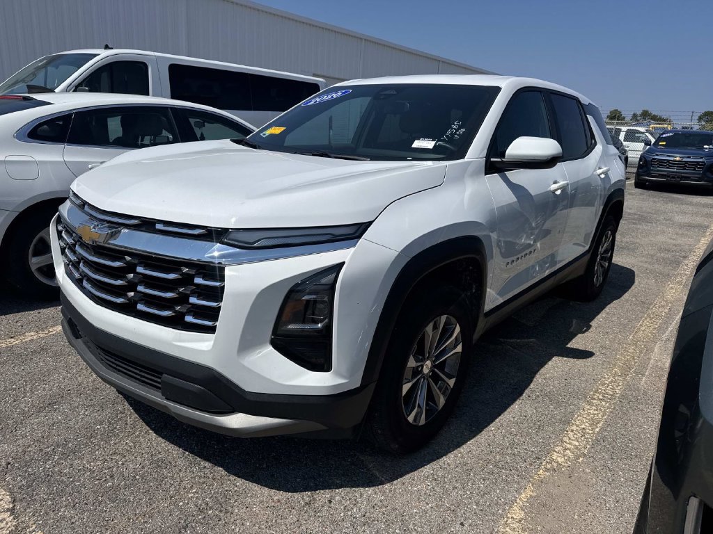 Used 2026 Chevrolet Equinox LT w/ Convenience Package II FWD image 5