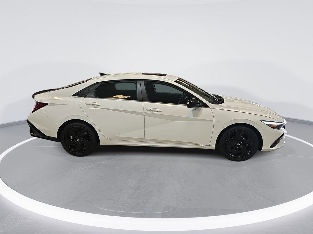 New 2026 Hyundai Elantra SEL Sport image 4
