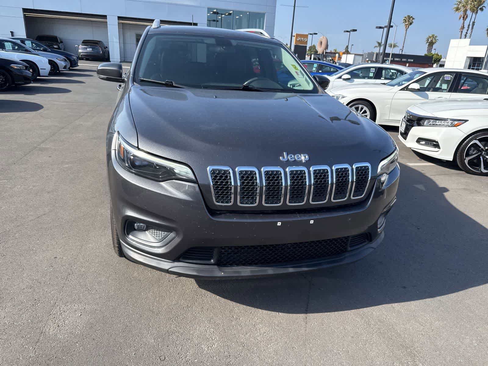 Used 2019 Jeep Cherokee Latitude Plus FWD image 6
