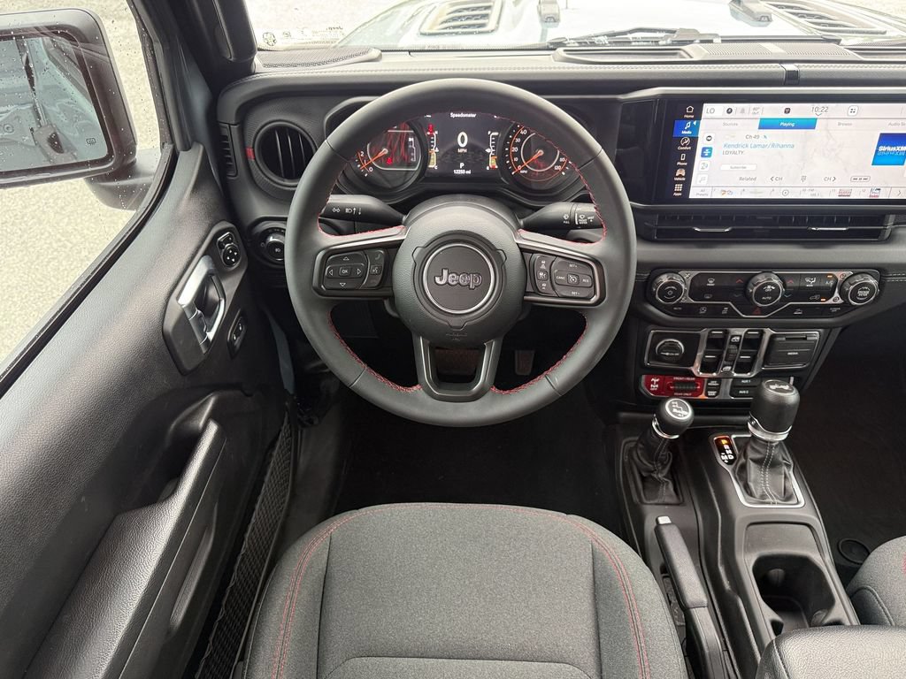 Used 2024 Jeep Wrangler Unlimited Rubicon AWD/4WD image 16